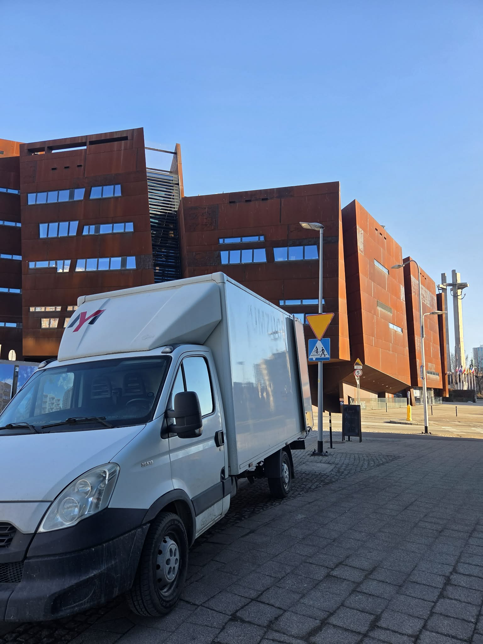 usługi transportowe Gdańsk samochód dostawczy